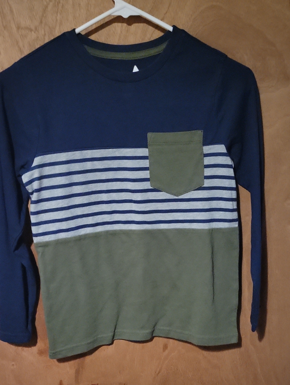 Kids Long-Sleeve Colorblock Pocket Tee - Navy & Olive